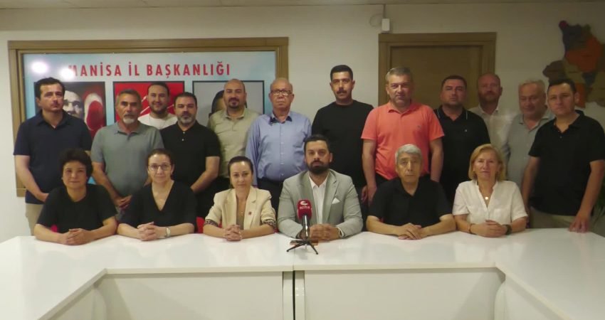 CHP Manisa İl Başkanı İlksen Özalper ve il yönetiminin görevden