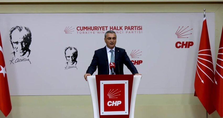 CHP Sözcüsü Müslim Sarı, MYK toplantısının ardından yaptığı açıklamada, 26