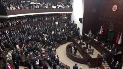 CHP'den istifa eden İstanbul Milletvekili Nimet Özdemir, AK Parti Grup