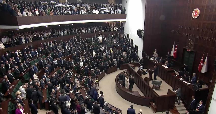 CHP'den istifa eden İstanbul Milletvekili Nimet Özdemir, AK Parti Grup