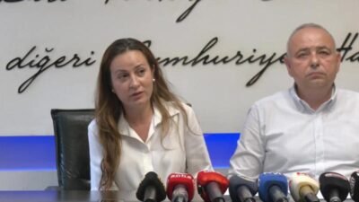 CHP Manisa Milletvekili Ahmet Vehbi Bakırlıoğlu ve Manisa İl Başkanı