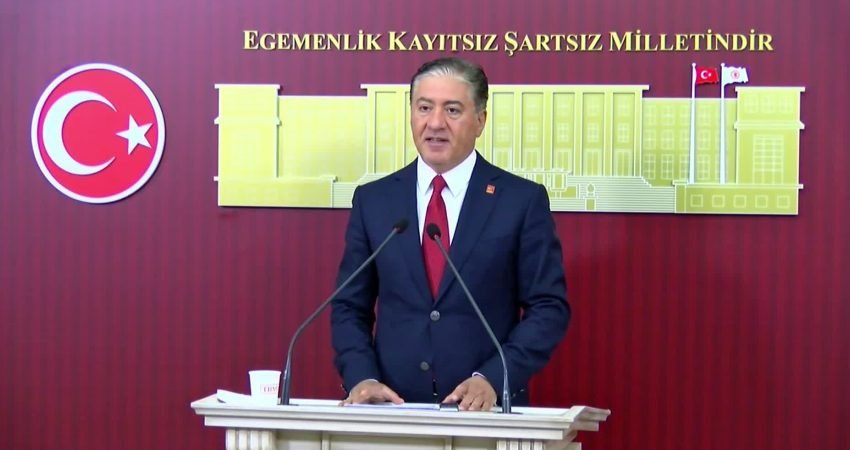 CHP Grup Başkanvekili Murat Emir, olağanüstü kurultayın yapılması gerektiğini belirterek,