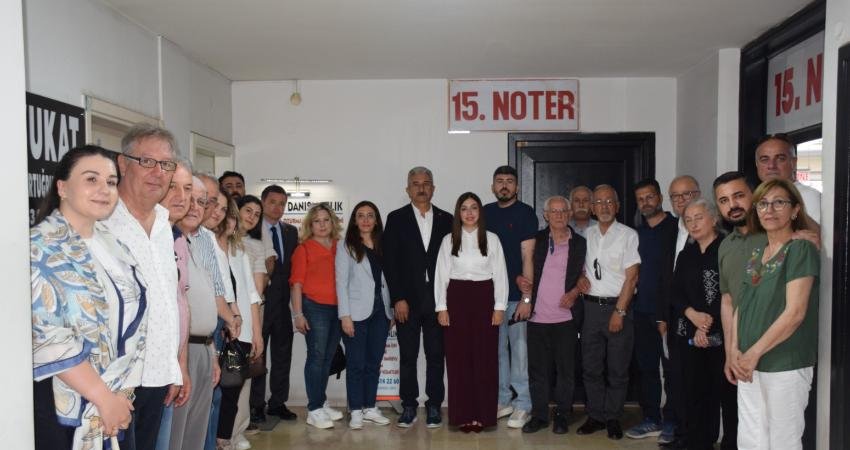 CHP’nin Bursa kurultay delegeleri olağanüstü kurultay için imza verdi CHP Bursa İl Başkanı Nihat Yeşiltaş, Bursa kurultay delegelerinin olağanüstü