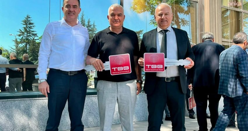 Çine Belediye Başkanı Mehmet Kıvrak, TBB tarafından belediyeye hibe edilen