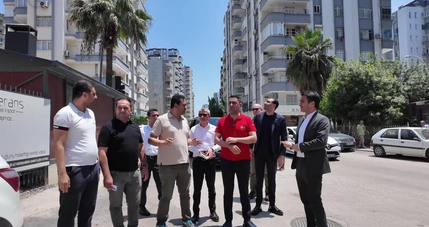 Çukurova Belediye Başkanı Emrah Kozay, Güzelyalı Mahallesi’nde vatandaş ve esnafla