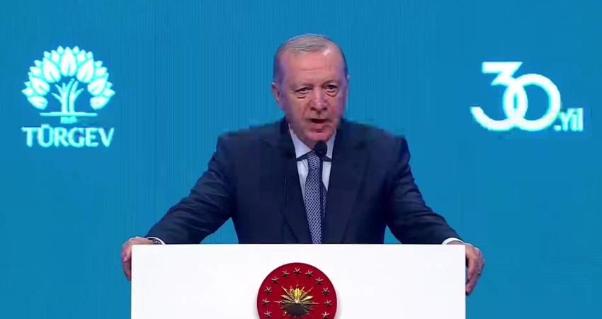 Cumhurbaşkanı Recep Tayyip Erdoğan, "Kendimizi başkalarının ürettiği bilgi ve kavramlarla