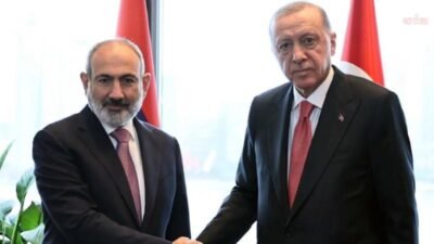 Cumhurbaşkanı Recep Tayyip Erdoğan, Ermenistan Başbakanı Nikol Paşinyan ile bir