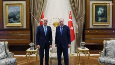 Cumhurbaşkanı Recep Tayyip Erdoğan, TBMM Başkanı Numan Kurtulmuş'u Cumhurbaşkanlığı'nda kabul