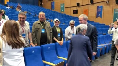 DEM Parti Eş Genel Başkanı Tuncer Bakırhan, “Kapıları kırarak, yargı
