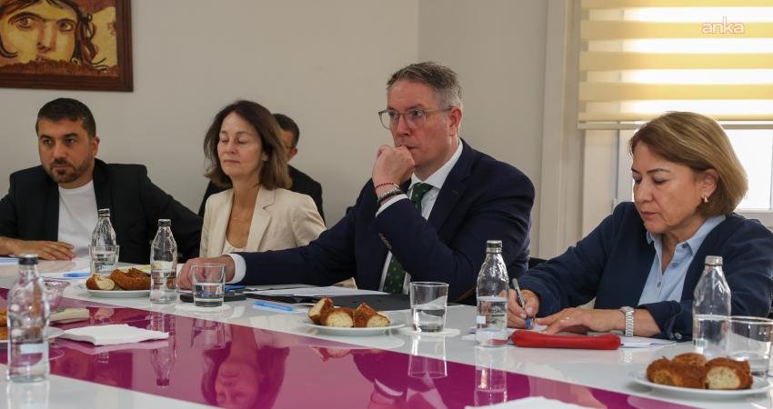 DEM Parti, Almanya'nın iktidar ortaklarından Sosyal Demokrat Parti (SPD) heyetini