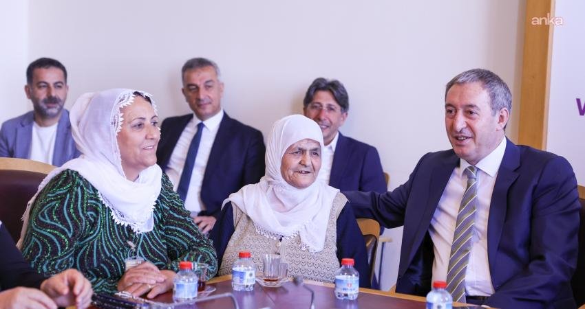 DEM Parti Eş Genel Başkanı Tuncer Bakırhan ile Grup Başkanvekilleri,