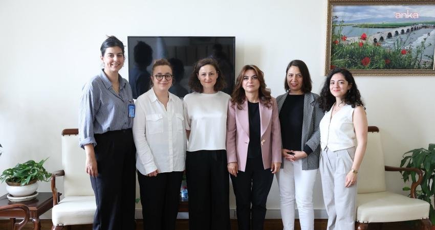 DEM Parti Grup Başkanvekili Gülistan Kılıç Koçyiğit, kadın örgütlerinin temsilcileriyle