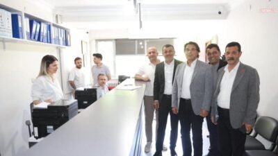 Denizli'de delegeler, CHP'nin olağanüstü kurultayı için noter aracılığıyla imzalarını genel