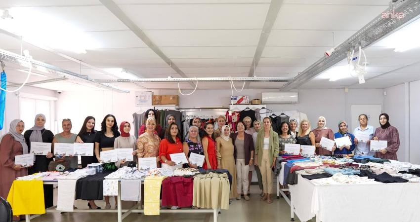 Didim Belediyesi tarafından düzenlenen Moda Tasarım ve Temel Dikiş Eğitimi’ni