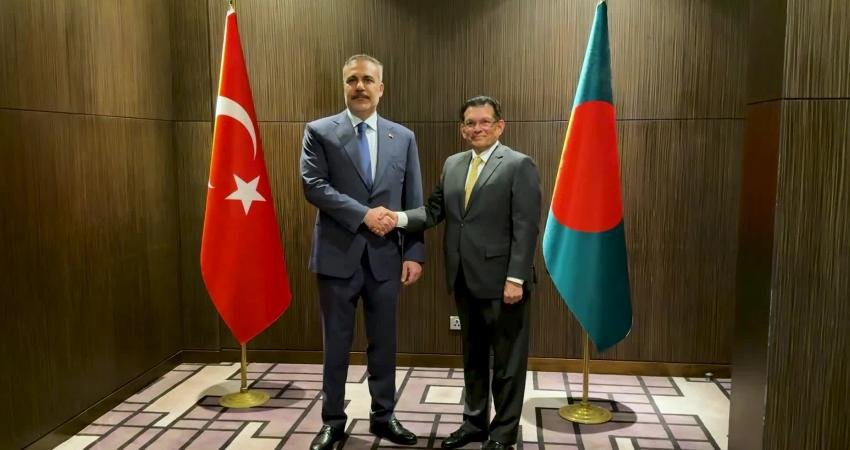 Dışişleri Bakanı Hakan Fidan, Bangladeş Dışişleri Bakanı Khalilur Rahman ile