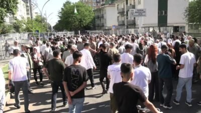 DEM Parti öncülüğünde Diyarbakır’daki İstasyon Meydanı’nda düzenlenen "Abdullah Öcalan’a özgürlük”