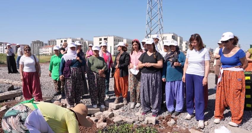 Diyarbakır’da kadınların üretime katılımını desteklemek, dayanışmayı güçlendirmek ve ortak yaşam