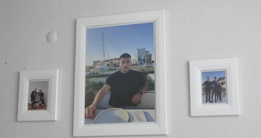 Lenfoma tedavisi gören 20 yaşındaki oğlu Cem Şahin'i, kök hücre
