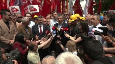 CHP Grup Başkanı Özgür Özel, SSS Yıldızlar Holding önünde bir