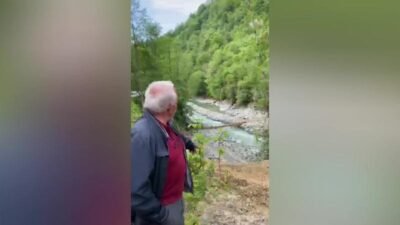 Artvin’in Arhavi ilçesinde, DSİ’nin dere yataklarında yürüttüğü çalışmalara yönelik tepkiler