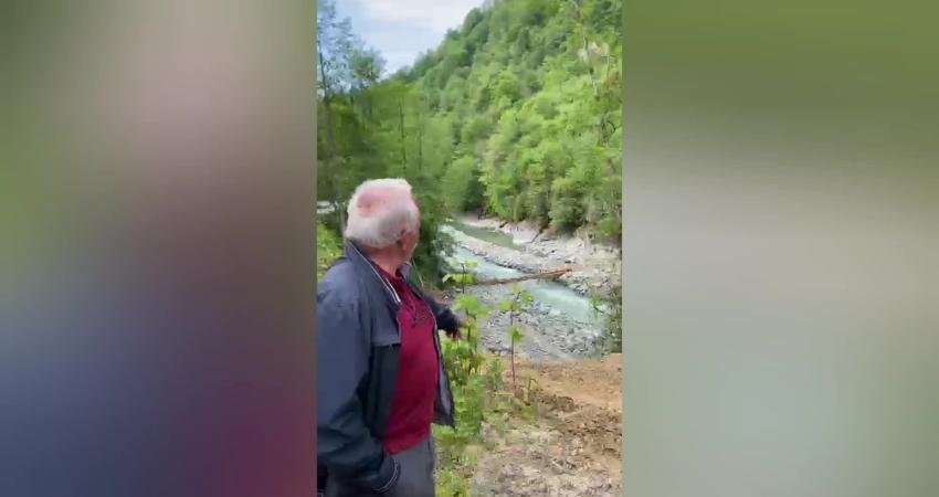 Artvin’in Arhavi ilçesinde, DSİ’nin dere yataklarında yürüttüğü çalışmalara yönelik tepkiler