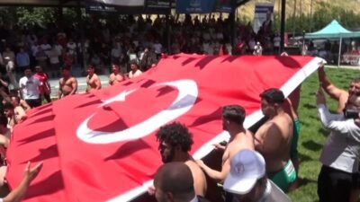 Dulkadiroğlu Belediyesi tarafından düzenlenen 23. Geleneksel Dereköy Karakucak ve Şalvar