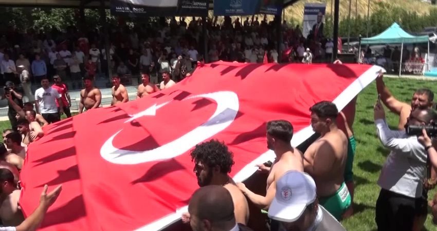 Dulkadiroğlu Belediyesi tarafından düzenlenen 23. Geleneksel Dereköy Karakucak ve Şalvar