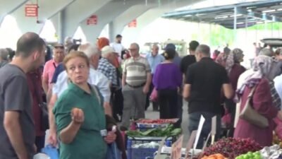 Edirne’de halk pazarında karpuzun kilosu 60 TL'den satılıyor. Bu fiyata