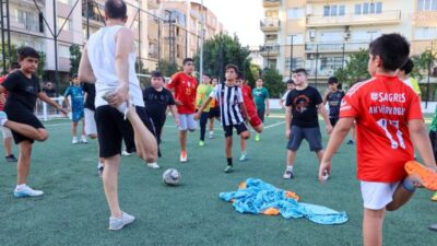 Efeler Belediyesi, çocukların ve gençlerin yaz tatillerini hem eğlenceli hem