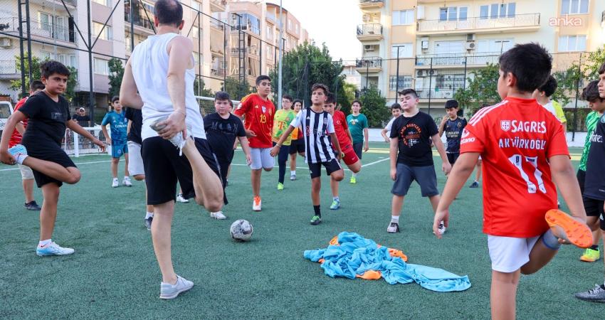 Efeler Belediyesi, çocukların ve gençlerin yaz tatillerini hem eğlenceli hem