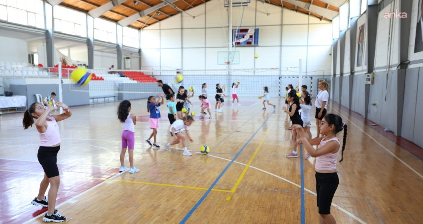 Efes Selçuk Belediyesi tarafından çocukların yaz tatilini verimli, eğlenceli ve