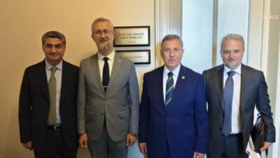 Yeni Yol Partisi Grup Başkanı Mehmet Emin Ekmen ve Grup