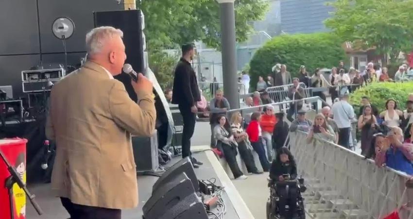 EMEP Genel Başkanı Seyit Aslan, Köln'de katıldığı Birlik ve Dayanışma Festivali'nde,