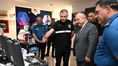 Emniyet Genel Müdürü Ali Fidan, Kriminal Daire Başkanlığı'nı ziyaret ederek