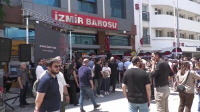 Geçirdiği kalp krizi sonucu 61 yaşında yaşamını yitiren eski İzmir