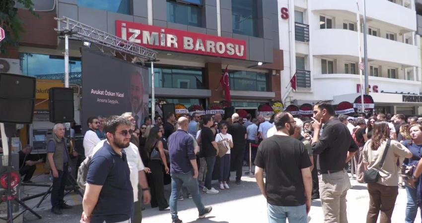 Geçirdiği kalp krizi sonucu 61 yaşında yaşamını yitiren eski İzmir