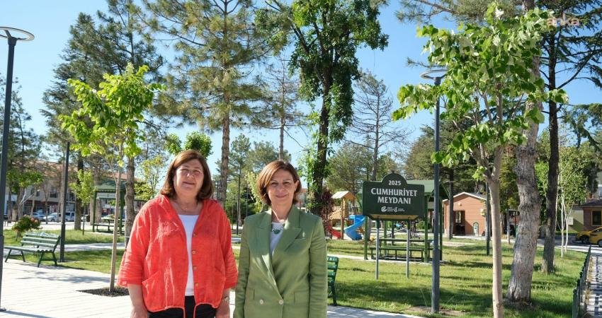 Eskişehir Büyükşehir Belediye Başkanı Ayşe Ünlüce, Çifteler Belediye Başkanı Zehra