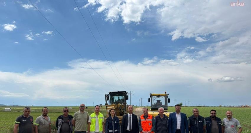 Eskişehir Büyükşehir Belediyesi, kent genelinde çalışmalarını sürdürüyor Eskişehir Büyükşehir Belediyesi, Seyitgazi ilçesinde Büyükdere ve Doğançayır mahallelerini birbirine