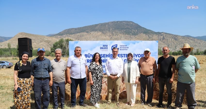 Eskişehir Büyükşehir Belediyesi, hayvancılıkla uğraşan üreticilere yönelik yem bitkisi balyası