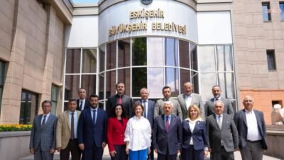 Eskişehir Esnaf ve Sanatkârlar Odaları Birliği’nde gerçekleştirilen seçimlerin ardından göreve
