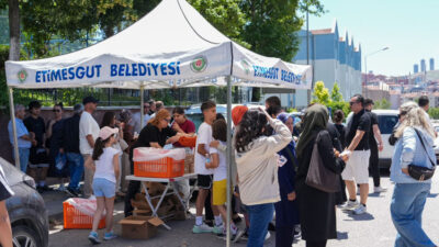 Etimesgut Belediyesi, Yükseköğretim Kurumları Sınavı (YKS) kapsamında sınav merkezlerinde kurduğu