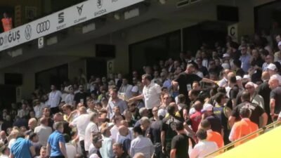 Fenerbahçe Olağanüstü Seçimli Genel Kurul Toplantısı gergin başladı. Klüp başkanlığına