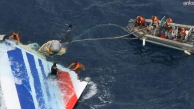 Fransa'nın kuzeydoğusundaki Tomblaine kasabasında paraşüt okuluna ait uçağın düşmesi sonucu