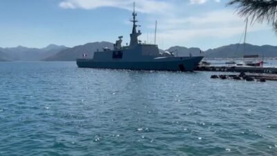 Fransız Donanması'na ait fırkateyn "Guepratte", 151 kişilik mürettebatıyla Marmaris'teki Albatros