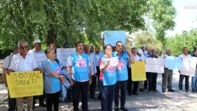 Gaziantep Şizofreni Yakınları Dayanışma Derneği Şube Başkanı Serpil Acıoğlu, 19