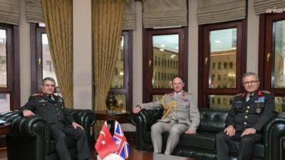 Genelkurmay Başkanı Orgeneral Selçuk Bayraktaroğlu, Birleşik Krallık Kara Kuvvetleri Komutanı