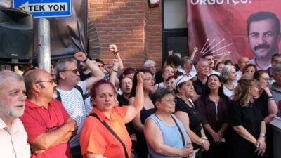 CHP MYK toplantısında alınan kararla görevden alınan 26 il başkanından