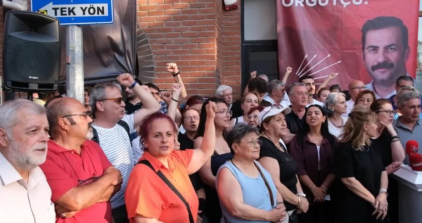 CHP MYK toplantısında alınan kararla görevden alınan 26 il başkanından