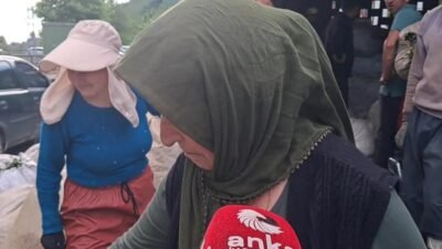 Artvin’in Hopa ilçesi Yoldere köyündeki çay üreticileri, ÇAYKUR’un kontenjan uygulamasına