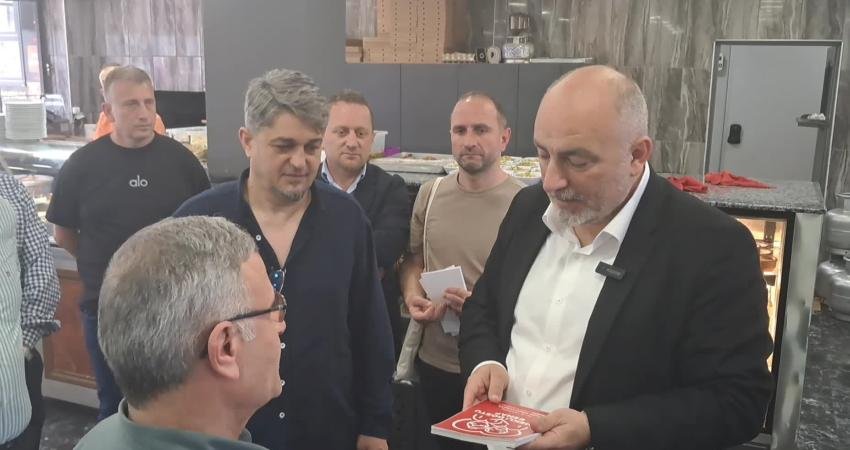 Hopa’da emeklilere destek: ‘Emekli Kart’ uygulaması başladı Hopa Belediyesi, Hopa Ticaret ve Sanayi Odası ile Hopa-Kemalpaşa Esnaf